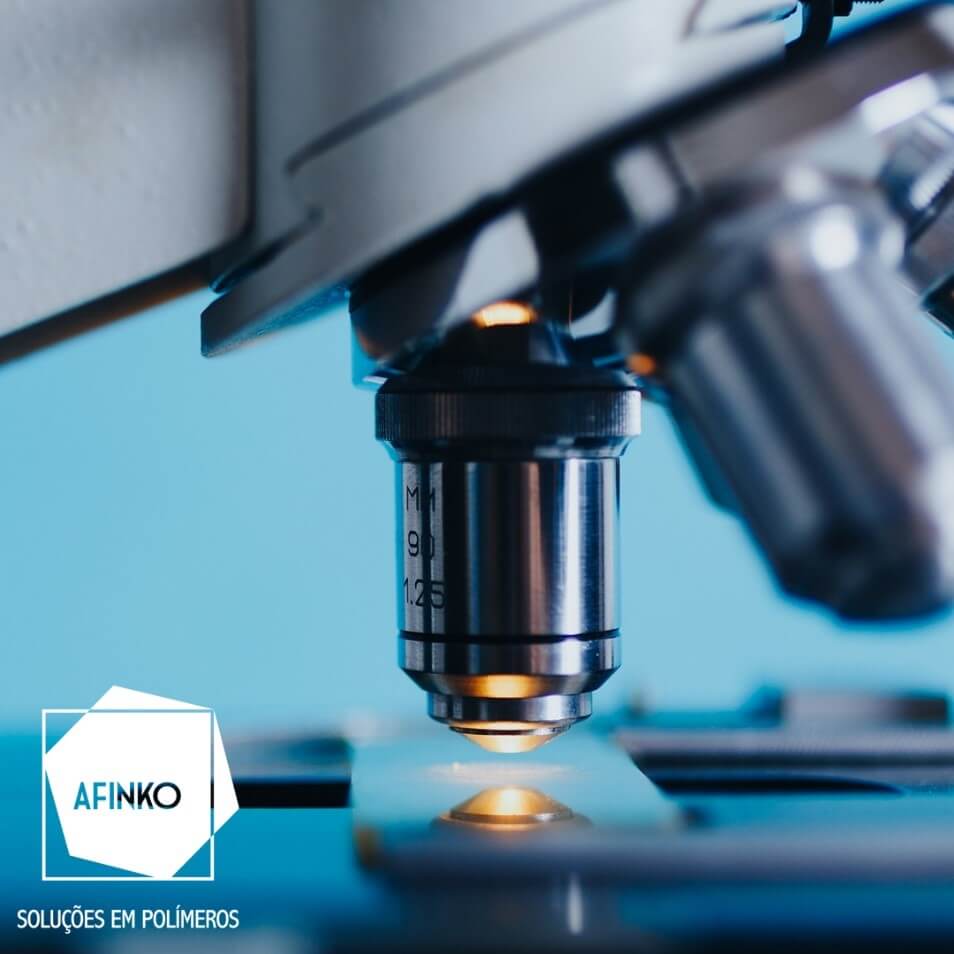 Imagem ilustrativa do ensaio de Microscopia Óptica