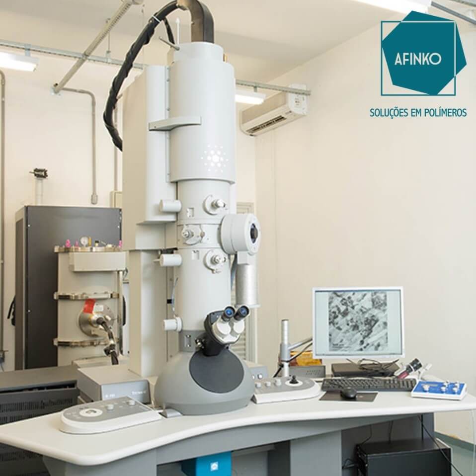 Microscópio Eletrônico de Transmissão (MET)