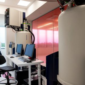 Imagem Ilustrativa do equipamento para Caracterização de Polímeros por Espectroscopia de Ressonância Magnética Nuclear (RMN)
